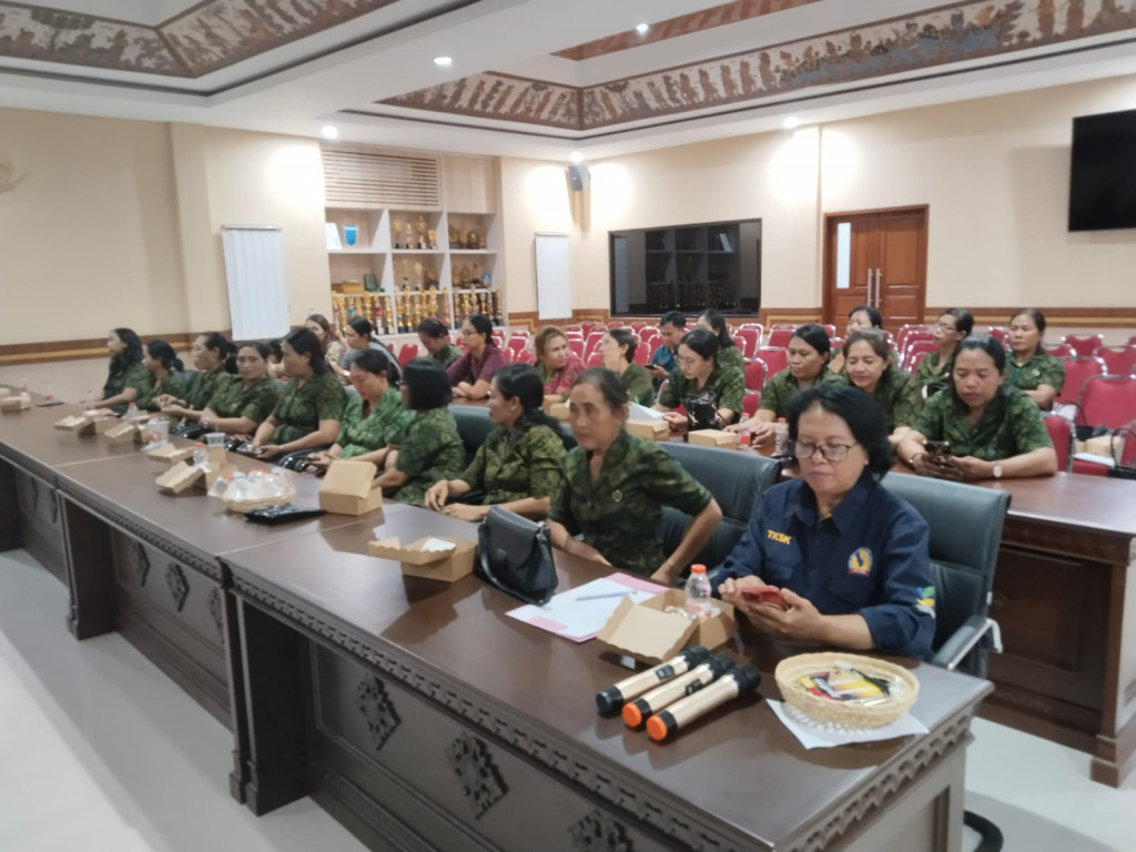 Kegiatan TP. PKK Desa pembinaan dan latihan untuk persiapan  Lomba HUT Mangupura